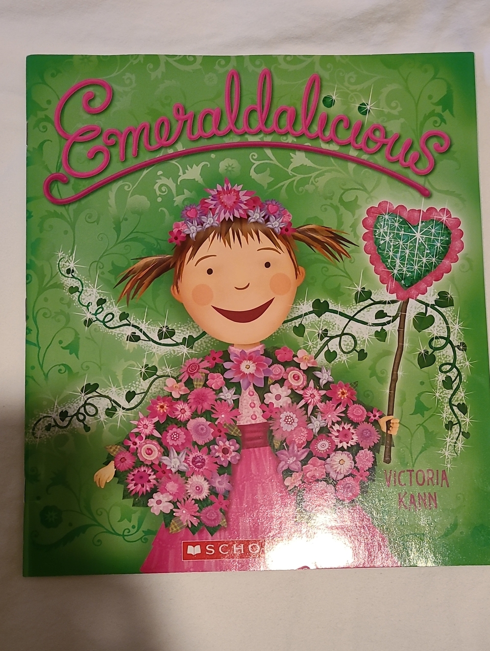 5 Scholastic Goldilicious Emeraldalicious Pinkalicious Books By Victoria Kann - Picture 3 of 12